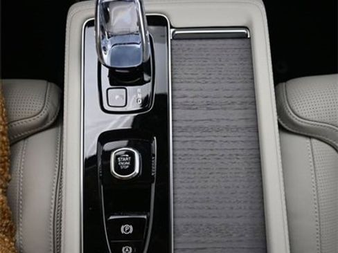 New 2026 Volvo XC90 T8 Ultra image 10