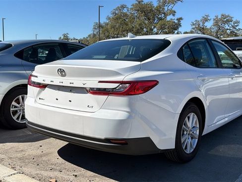 Used 2025 Toyota Camry LE image 4
