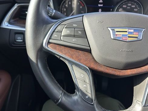 Used 2021 Cadillac XT5 Premium Luxury image 22