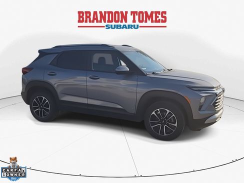 Used 2025 Chevrolet TrailBlazer LT AWD/4WD image 2