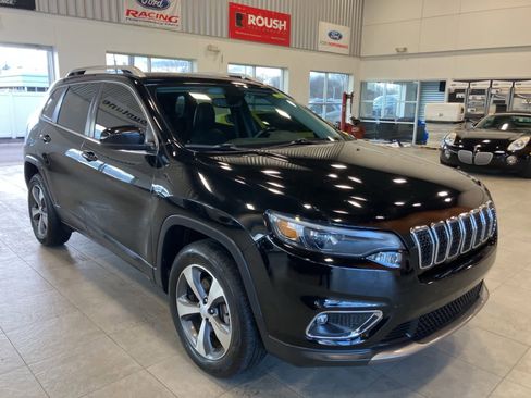 Used 2020 Jeep Cherokee Limited image 3