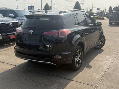 Used 2018 Toyota RAV4 XLE FWD image 5