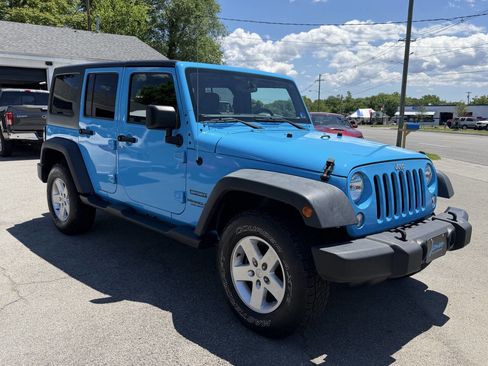 Used 2017 Jeep Wrangler Unlimited Sport w/ Quick Order Package 24S AWD/4WD image 4