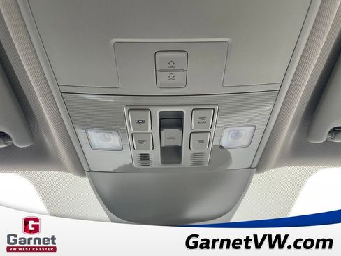 New 2026 Volkswagen Taos SE image 31