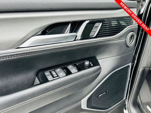 Used 2025 Jeep Wagoneer Series II image 14