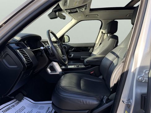 Used 2019 Land Rover Range Rover HSE image 21