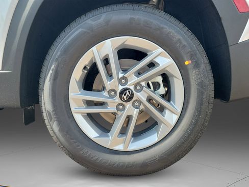 New 2026 Hyundai Tucson SE image 5