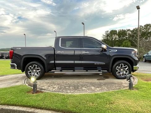 Used 2024 GMC Sierra 1500 SLT w/ SLT Premium Plus Package AWD/4WD image 8