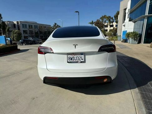 Used 2022 Tesla Model Y Long Range image 7
