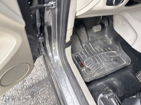 Used 2019 Ford Transit Connect Titanium FWD image 16