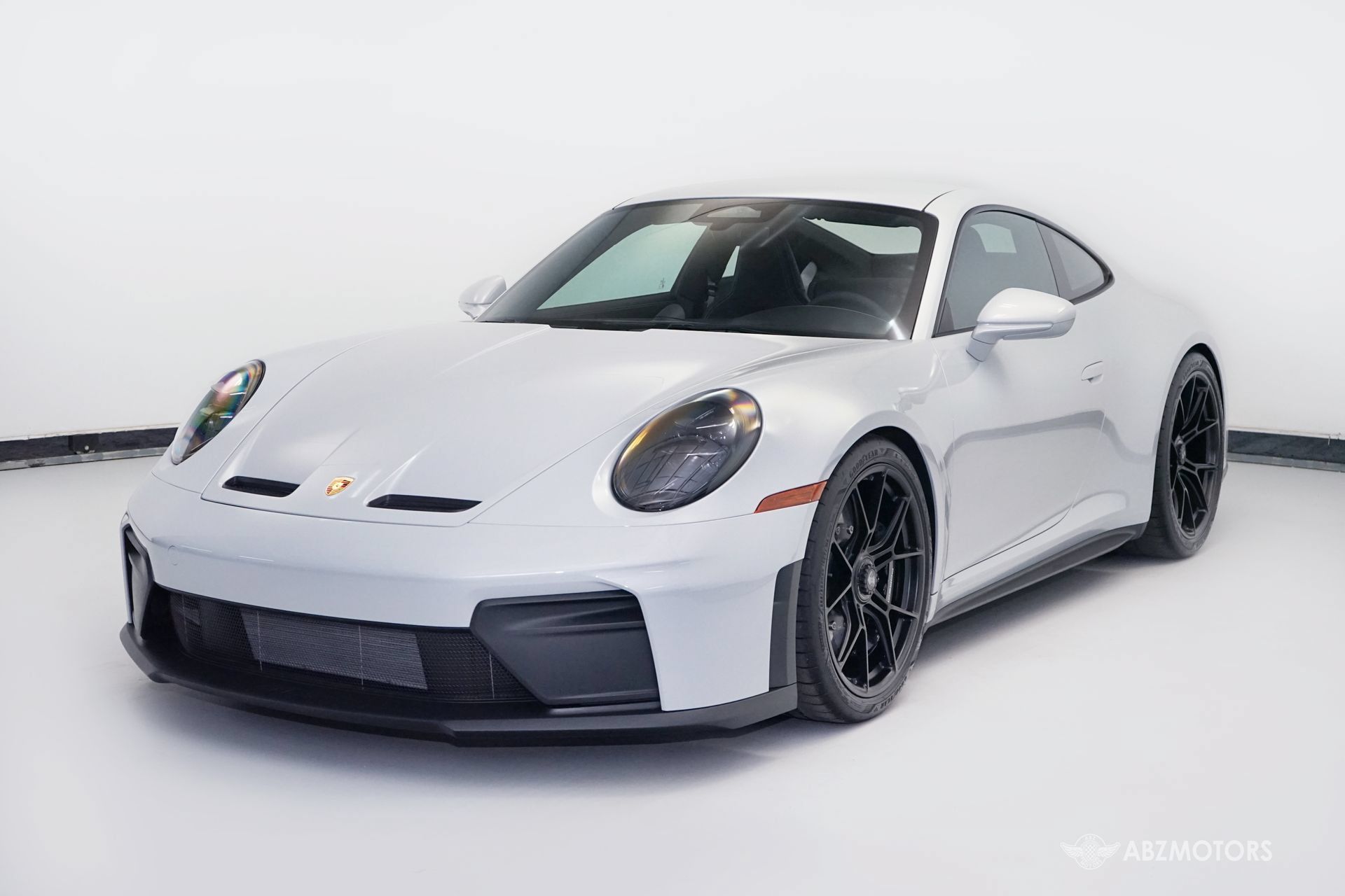 Used 2026 Porsche 911 GT3 RWD image 2
