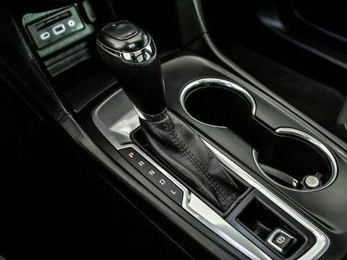 Used 2019 Chevrolet Equinox LT w/ Sun & Navigation Package image 25