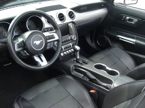 Used 2020 Ford Mustang Premium image 6