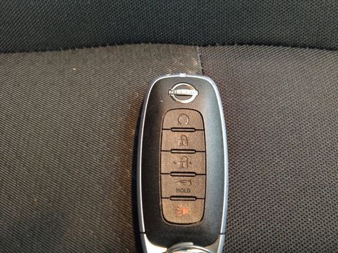 Used 2023 Nissan Versa SR w/ Trunk Package image 32