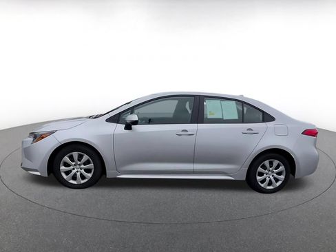 Used 2025 Toyota Corolla LE FWD image 7