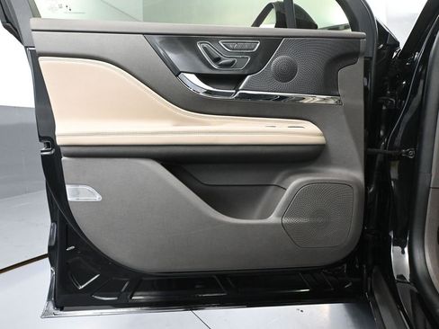 Used 2024 Lincoln Corsair AWD w/ Equipment Group 101A image 20