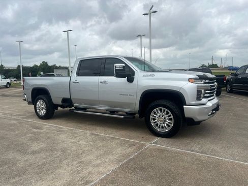 Used 2022 Chevrolet Silverado 3500 High Country w/ Technology Package AWD/4WD image 7