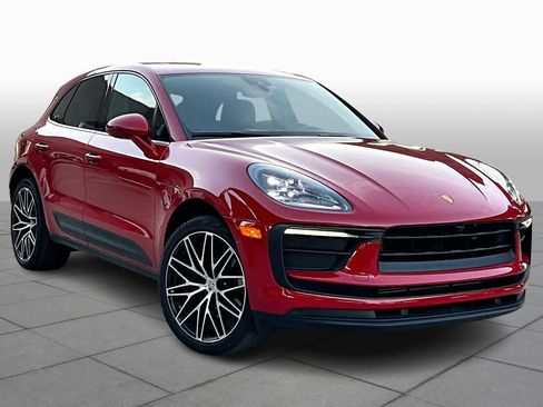 Used 2022 Porsche Macan image 3