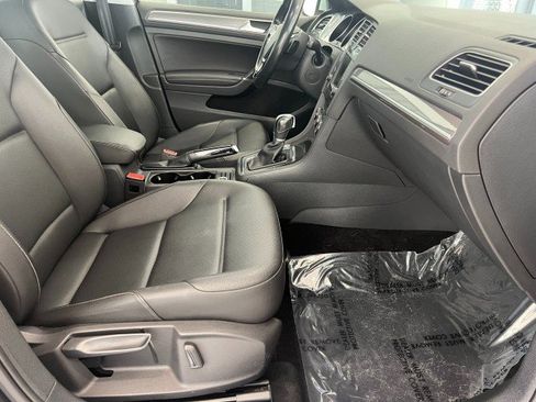 Used 2017 Volkswagen Golf SE AWD/4WD image 14