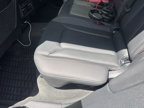 Used 2019 Audi Q8 Premium Plus w/ Premium Plus image 14