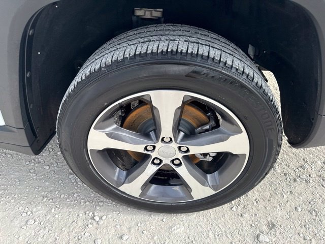 Used 2025 Jeep Grand Cherokee L Limited RWD image 26