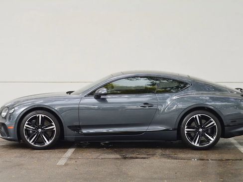 Used 2021 Bentley Continental GT image 6