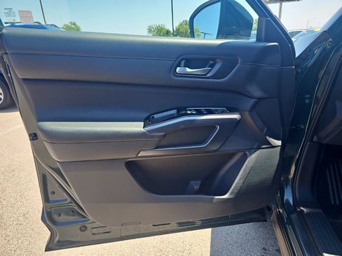 Used 2023 Nissan Pathfinder SL w/ SL Premium Package AWD/4WD image 10