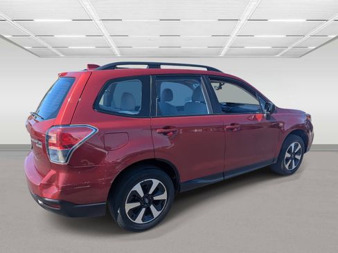 Used 2017 Subaru Forester 2.5i w/ Alloy Wheel Package image 5