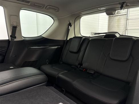 Used 2018 INFINITI QX80 4WD w/ Deluxe Technology Package image 30