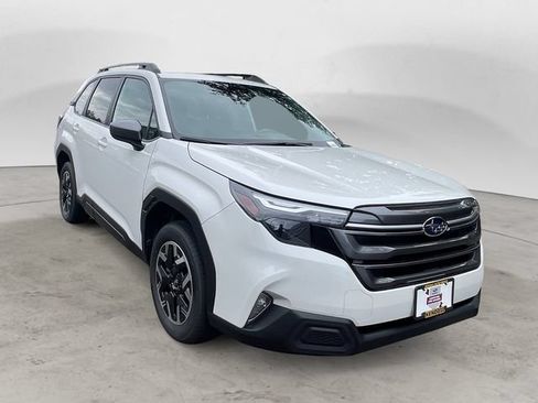 Used 2025 Subaru Forester Premium AWD/4WD image 3