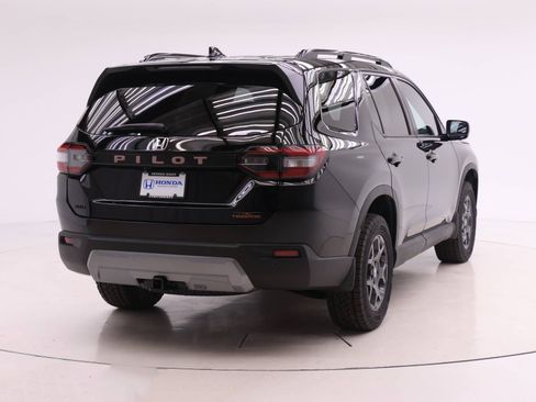 New 2026 Honda Pilot TrailSport image 2