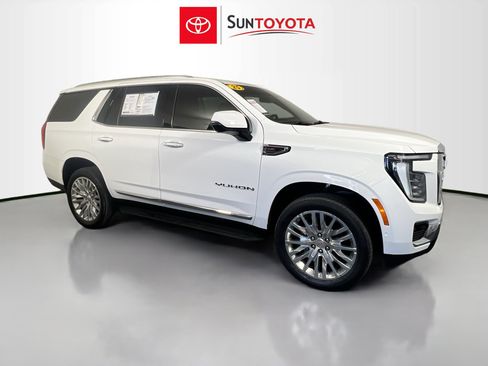 Used 2025 GMC Yukon Elevation RWD image 1