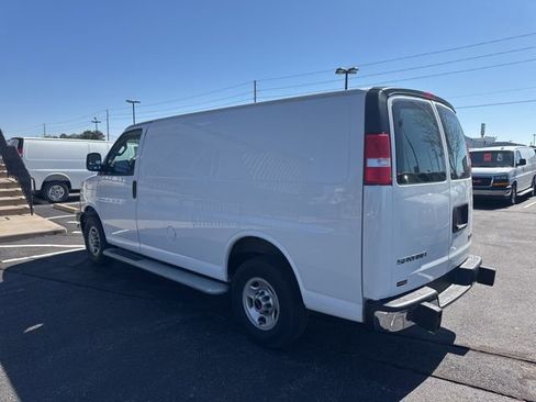 Used 2024 GMC Savana 2500 w/ Driver Convenience Package image 5