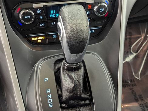 Used 2015 Ford Escape SE w/ SE Chrome Package image 17