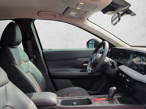 Used 2026 Nissan Kicks SR FWD image 27