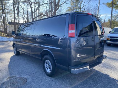Used 2017 Chevrolet Express 3500 LT w/ LT Preferred Equipment Group image 5