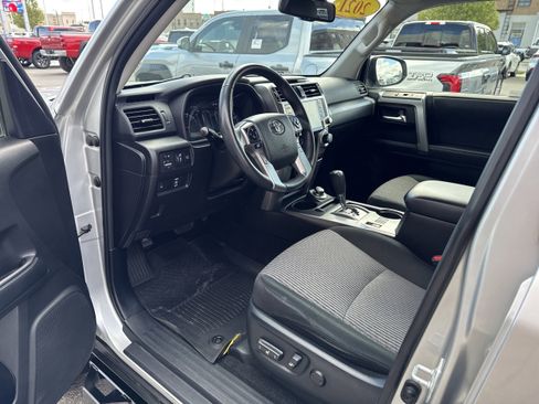 Used 2021 Toyota 4Runner SR5 AWD/4WD image 2