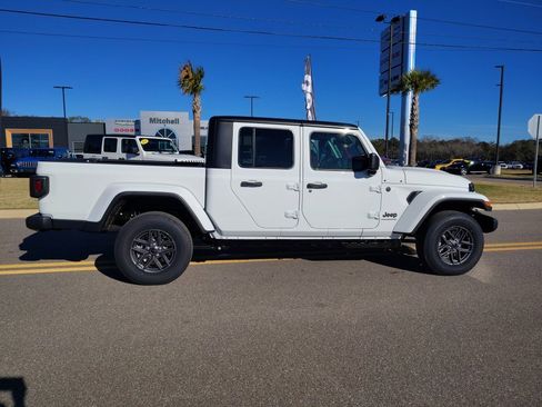 New 2026 Jeep Gladiator Sport image 11