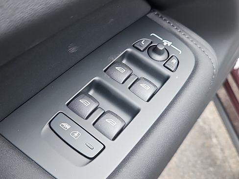 New 2026 Volvo XC60 T8 Ultra w/ Protection Package Premier image 17