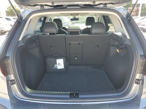 Certified 2023 Volkswagen Taos SE w/ Panoramic Sunroof Package FWD image 15
