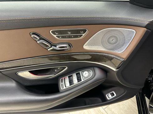 Used 2017 Mercedes-Benz S 550 Sedan image 16