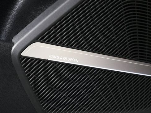 Used 2023 Audi Q5 2.0T Prestige w/ Prestige Package image 7