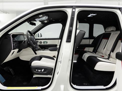 New 2026 Rolls-Royce Cullinan Black Badge image 31