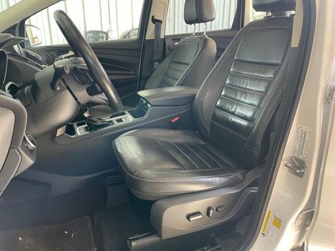 Used 2017 Ford Escape SE w/ SE Leather Comfort Package FWD image 16