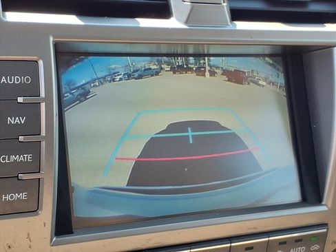 Used 2018 Lexus GX 460 Premium w/ Premium Package image 14