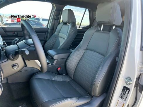 Used 2025 Toyota 4Runner TRD Off-Road Premium image 17