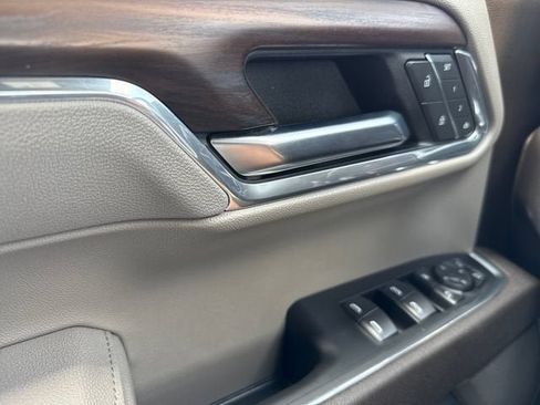 Used 2025 GMC Sierra 1500 SLT AWD/4WD image 27
