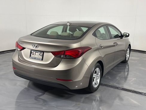 Used 2014 Hyundai Elantra SE FWD image 5