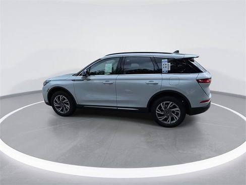 New 2026 Lincoln Corsair Premiere image 5