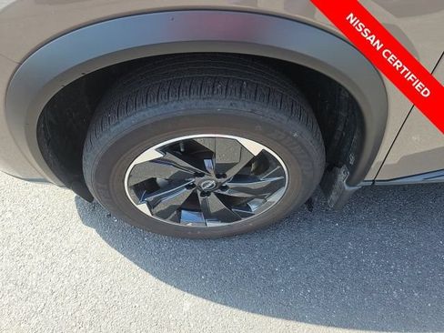 Certified 2025 Nissan Rogue SV w/ SV Premium Package AWD/4WD image 13